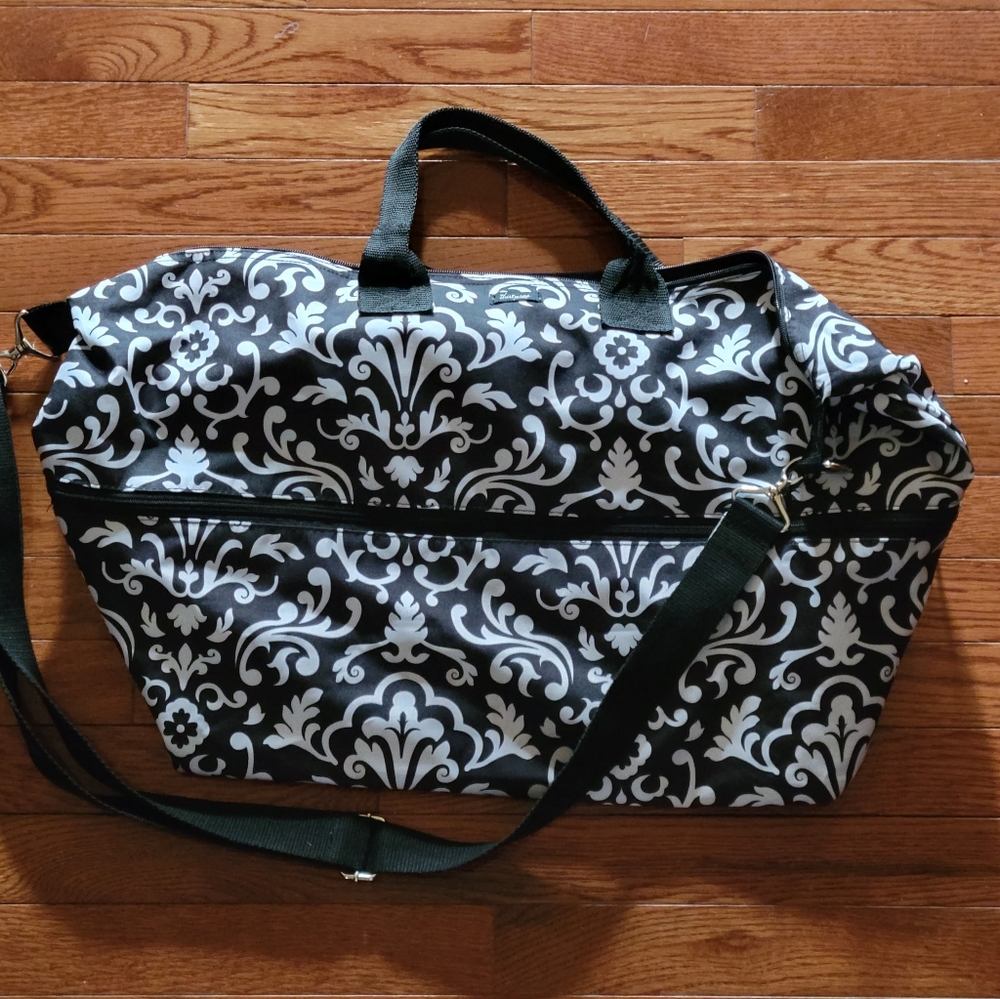 Thirty one expand a tote
